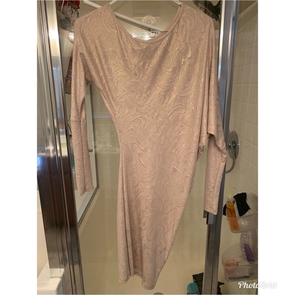 SEXY GOLD DRESS 👗 - Picture 2 of 3